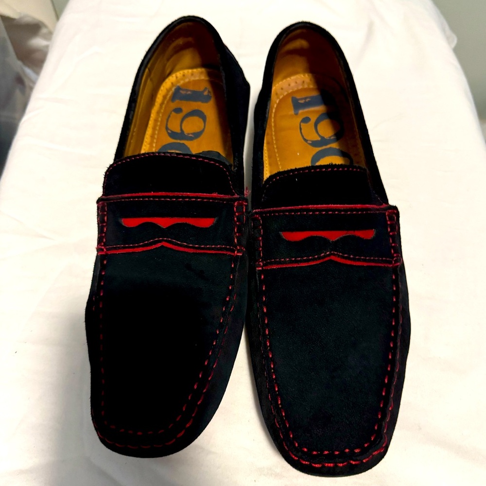 Navy and Red men’s loafers. Suede leather 1901 brand.